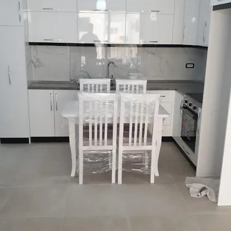 Vlorabeachflat2 *